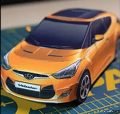 Модель автомобиля Hyundai Veloster из бумаги/картона