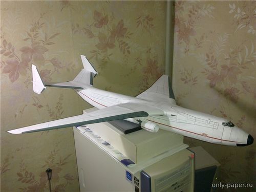 Модель самолета Ан-225 из бумаги/картона