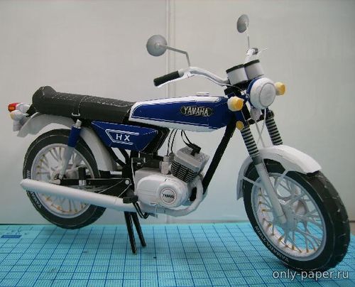 Модеь мотоцикла Yamaha HX90 из бумаги