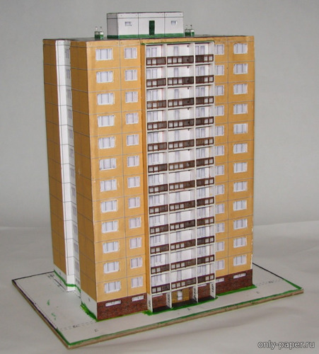 Модель панельного двенадцатиэтажного здания из бумаги/картона