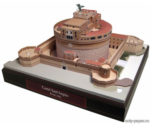 Модель замка Святого Ангела из бумаги/картона