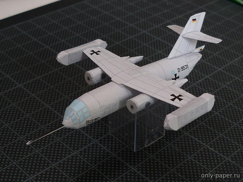 Модель самолета Dornier DO-31E из бумаги/картона