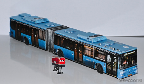 Модель автобуса ЛиАЗ-6213.65 с маскотом «Маршрут м86» из бумаги