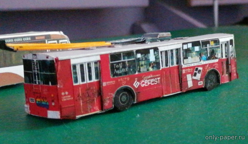 Модель троллейбуса ЗиУ-682Г-016 из бумаги/картона