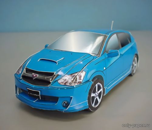 Модель автомобиля Toyota Caldina из бумаги/картона