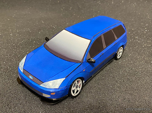Модель автомобиля Ford Focus Mk1 Универсал из бумаги/картона