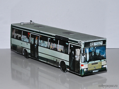 Модель автобуса Mercedes-Benz O405 из бумаги/картона
