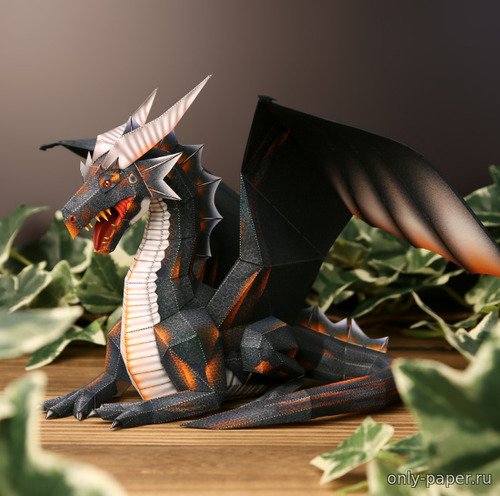 Модель черного дракона из бумаги/картона