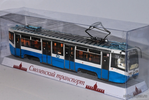 Сборная бумажная модель / scale paper model, papercraft Трамвай 71-619К (КТМ-19) в бело-синем цвете с подарочным боксом-подставкой (Mungojerrie) 