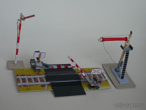 Сборная бумажная модель / scale paper model, papercraft Жд переезд со шлагбаумом, семафор и гидроколонка (Fifik) 