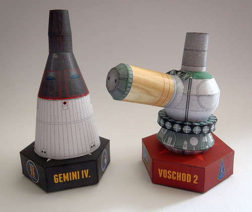 Сборная бумажная модель / scale paper model, papercraft Kosmické lodi Voschod 2 a Gemini IV / Космические корабли "Восход-2" и "Джемини-4" (ABC 12/2024 - PR Models) 