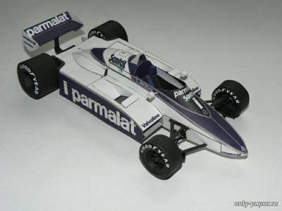 Модель болида Brabham BT 50 BMW Turbo из бумаги/картона
