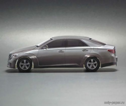 Модель автомобиля Toyota Mark X из бумаги/картона