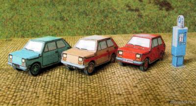Модель автомобиля Fiat 126p из бумаги/картона