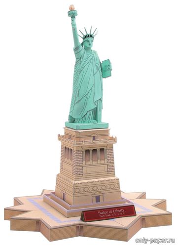 Модель статуи Свободы из бумаги/картона
