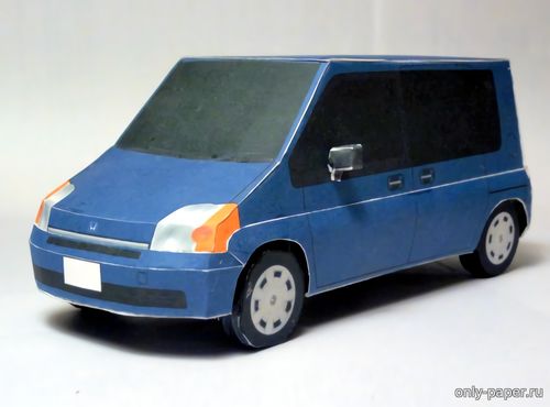 Модель автомобиля Honda Mobilio из бумаги/картона