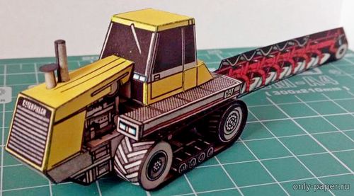 Модель гусеничного трактора Caterpillar Challenger 65B из бумаги