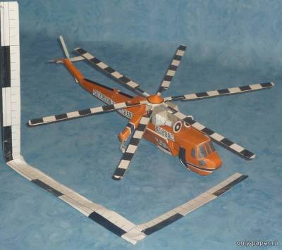 Модель вертолета Sikorsky S-64 Skycrane из бумаги/картона