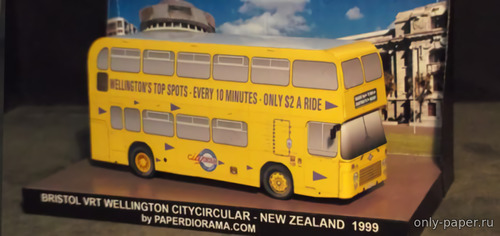 Модель автобуса Bristol VRT из бумаги/картона