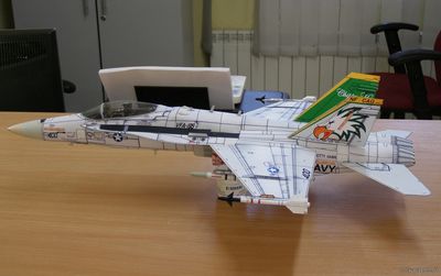 Сборная бумажная модель / scale paper model, papercraft F/A-18C Hornet VFA-195 «Chippy Ho» (Перекрас Halinski KA 2-3/1997) 