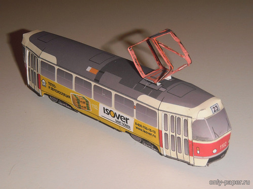 Модель трамвая Трамвай CKD Tatra T3SU в рекламной раскраске из бумаги