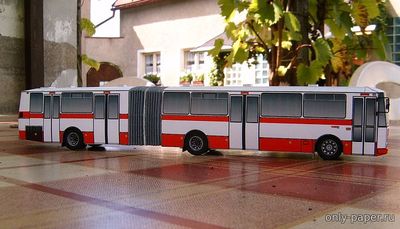Модель автобуса Karosa B741 из бумаги/картона
