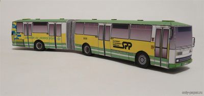 Модель автобуса Karosa B741 из бумаги/картона