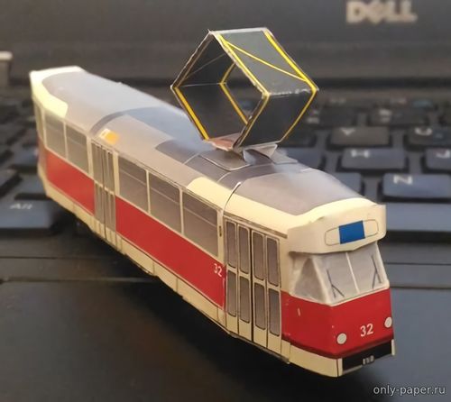Модель трамвая CKD Tatra T2 из бумаги/картона