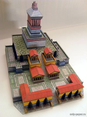 Модель мавзолея в Галикарнасе из бумаги/картона