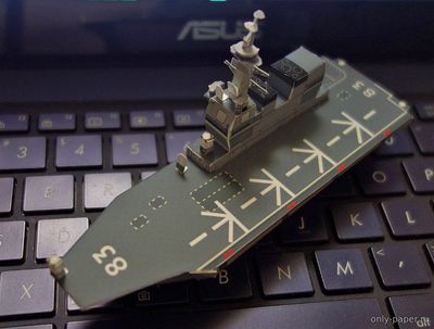 Модель эсминца-вертолетоносца типа «Идзумо» из бумаги/картона