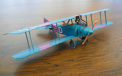 Модель самолета-разведчика DFW C.V из бумаги/картона