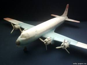 Модель самолета Douglas DC-4 NASA из бумаги/картона