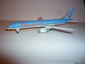 Сборная бумажная модель / scale paper model, papercraft Boeing 757-200 Thomson Airways [Bruno VanHecke - Ofanim] 